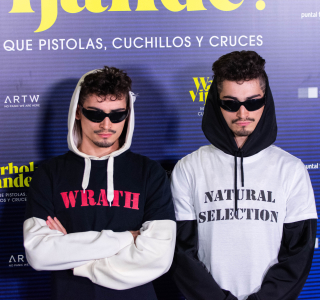 Premiere-de-Warhol-Vijande-Mas-que-Pistolas-Cuchillos-y-Cruces-14
