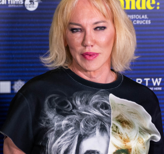 Premiere-de-Warhol-Vijande-Mas-que-Pistolas-Cuchillos-y-Cruces-28