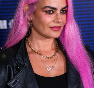 Premiere-de-Warhol-Vijande-Mas-que-Pistolas-Cuchillos-y-Cruces-36