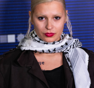Premiere-de-Warhol-Vijande-Mas-que-Pistolas-Cuchillos-y-Cruces-37