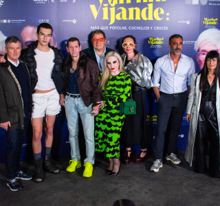 Premiere-de-Warhol-Vijande-Mas-que-Pistolas-Cuchillos-y-Cruces-57