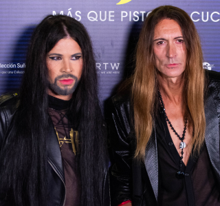 Premiere-de-Warhol-Vijande-Mas-que-Pistolas-Cuchillos-y-Cruces-62