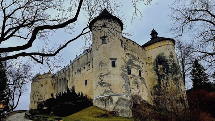 LOS SECRETOS DEL CASTILLO