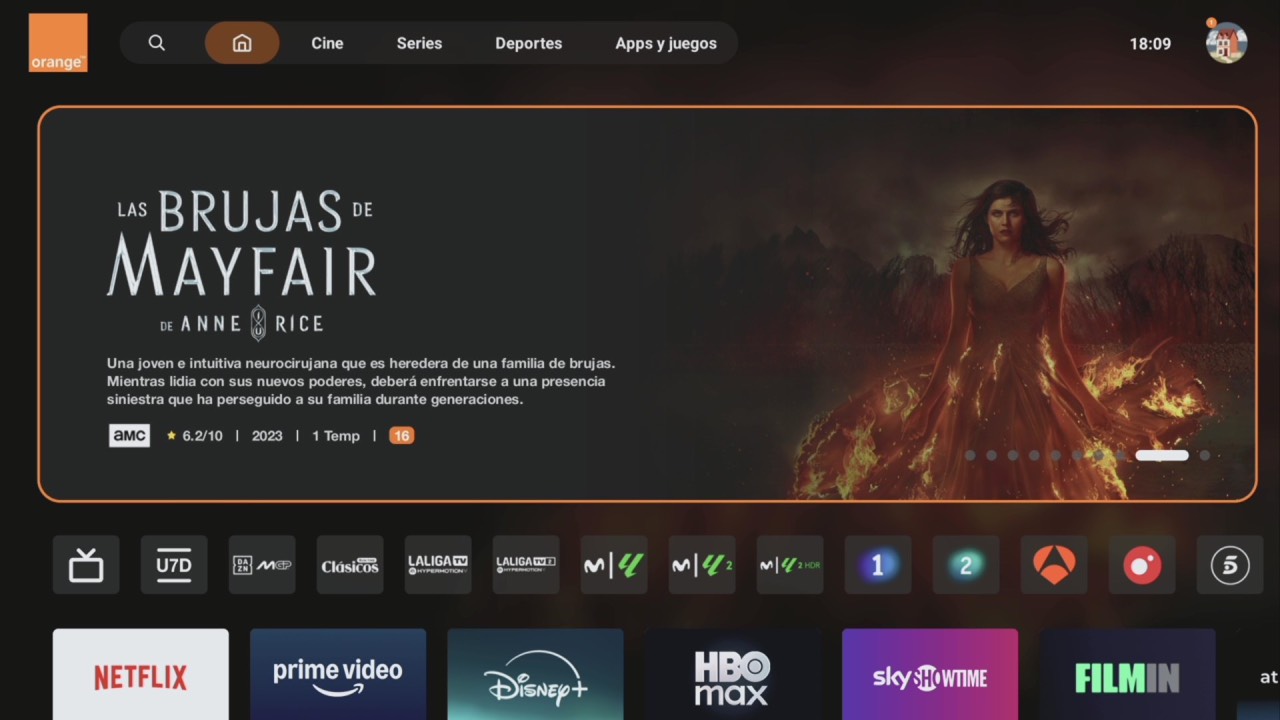 Captura de la pantalla de inicio del deco mostrando el "Centro de Ocio" con recomendaciones, accesos a TV en directo y fila de apps como Netflix, Prime Video, Disney+, HBO Max, SkyShowtime y Filmin.