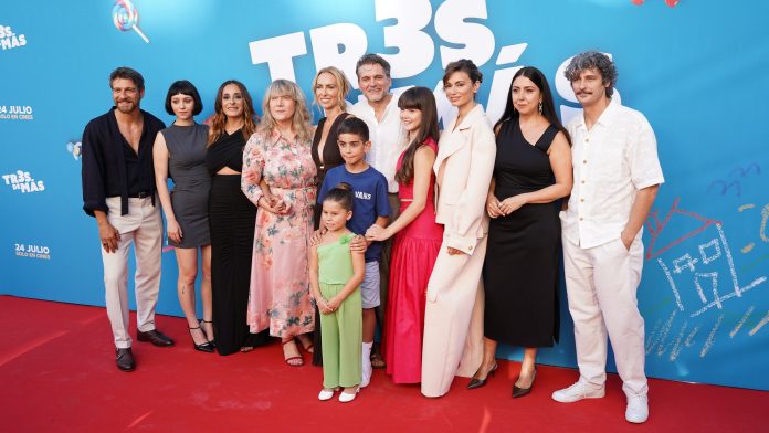 Premiere de 'Tres de más'