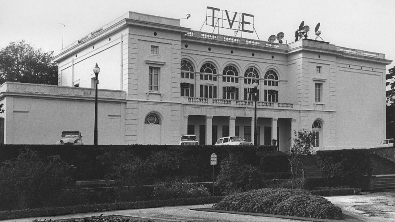 Los estudios de Miramar, inaugurados en Barcelona en julio de 1959, contribuyeron a extender la producción televisiva fuera de Madrid.